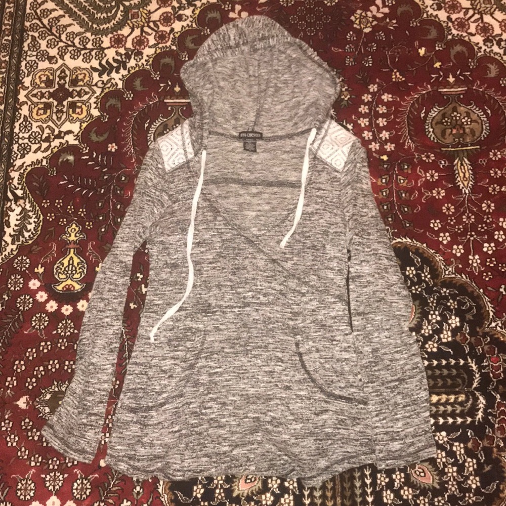 Low scoop Heather Grey with White knit Hoodie
